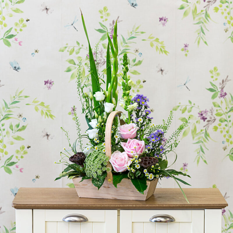 FRONT-FACING-MODERN-ARRANGEMENT